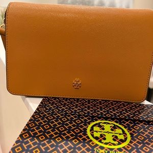 Tan Tory Burch bag ( New without tag )